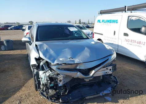 2019 Toyota Camry Se z USA, uszkodzony, nr VIN 4T1B11HK6KU854970
